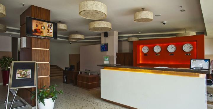 Hotel The Hq à Vāsco Da Gāma Extérieur photo