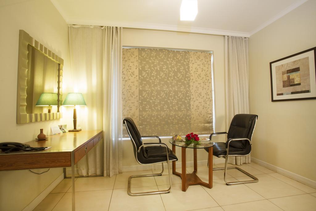 Hotel The Hq à Vāsco Da Gāma Extérieur photo