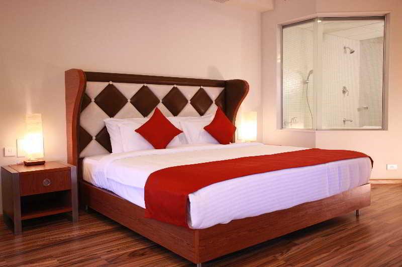 Hotel The Hq à Vāsco Da Gāma Extérieur photo