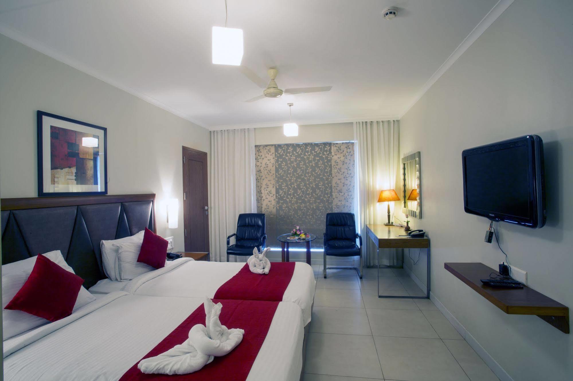 Hotel The Hq à Vāsco Da Gāma Extérieur photo