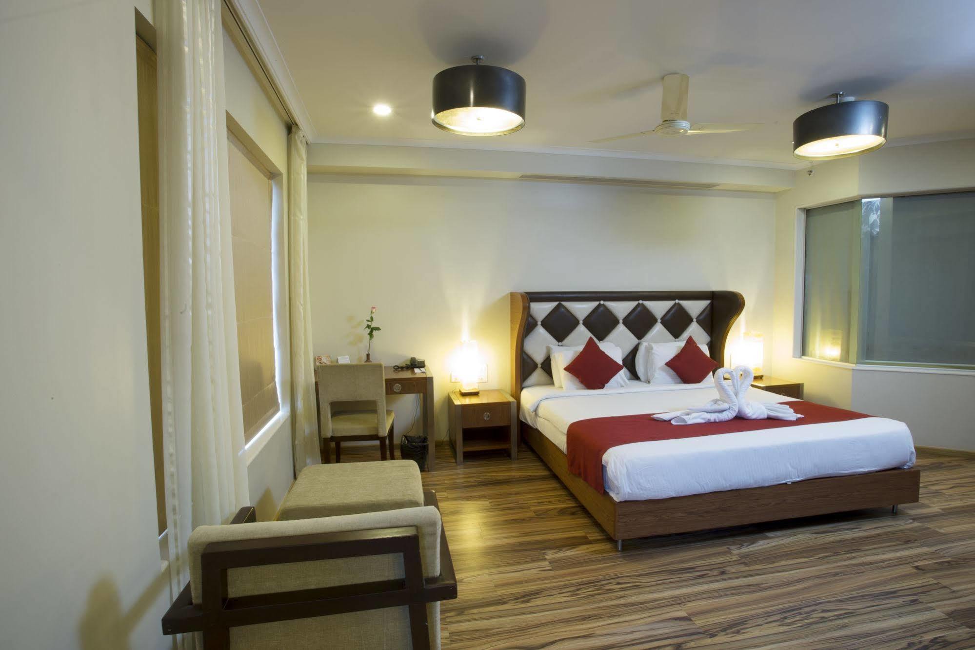 Hotel The Hq à Vāsco Da Gāma Extérieur photo